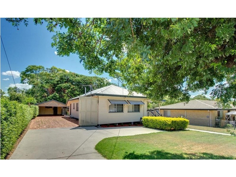 32 North Station Road, North Booval QLD 4304
