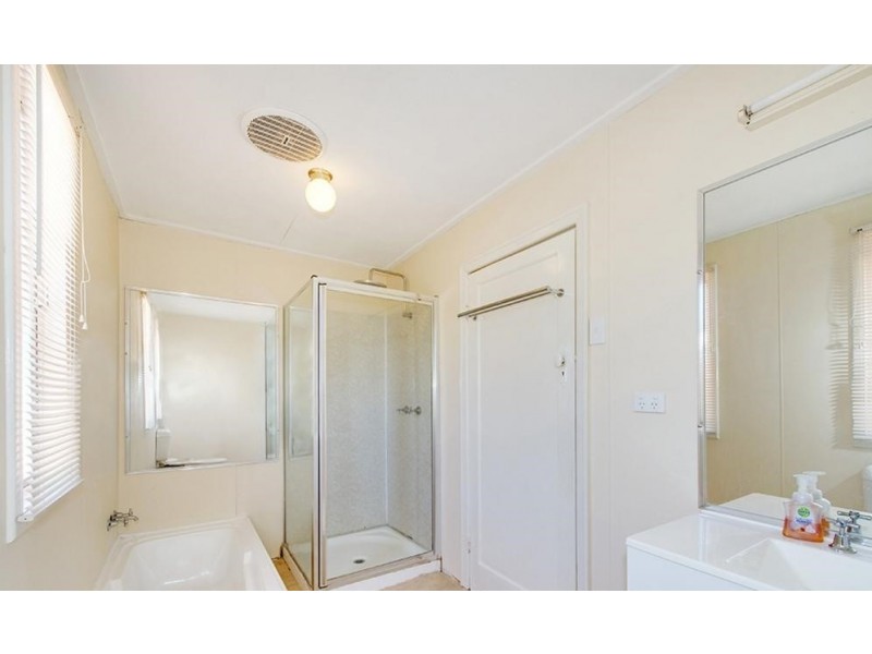 32 North Station Road, North Booval QLD 4304