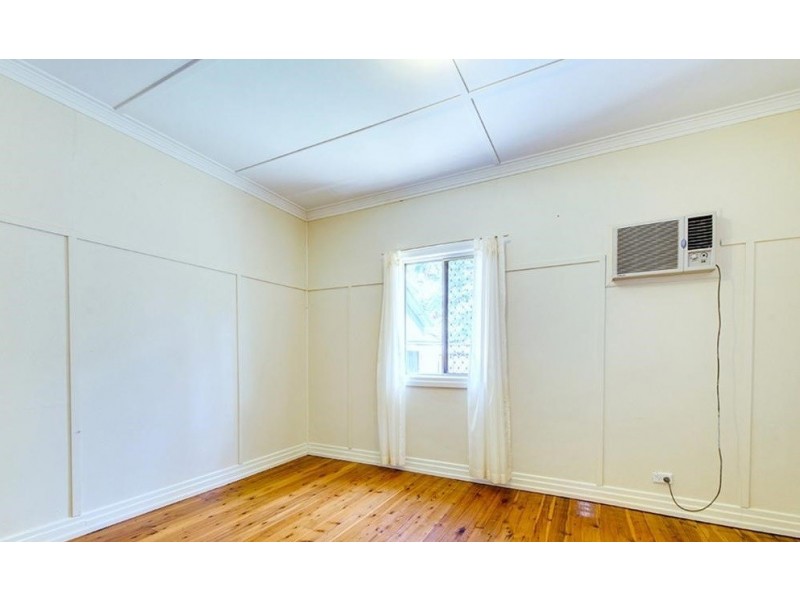 32 North Station Road, North Booval QLD 4304