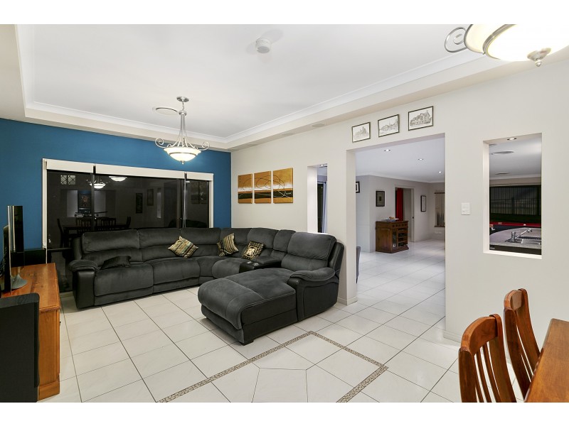 169 Edwards Street, Flinders View QLD 4305