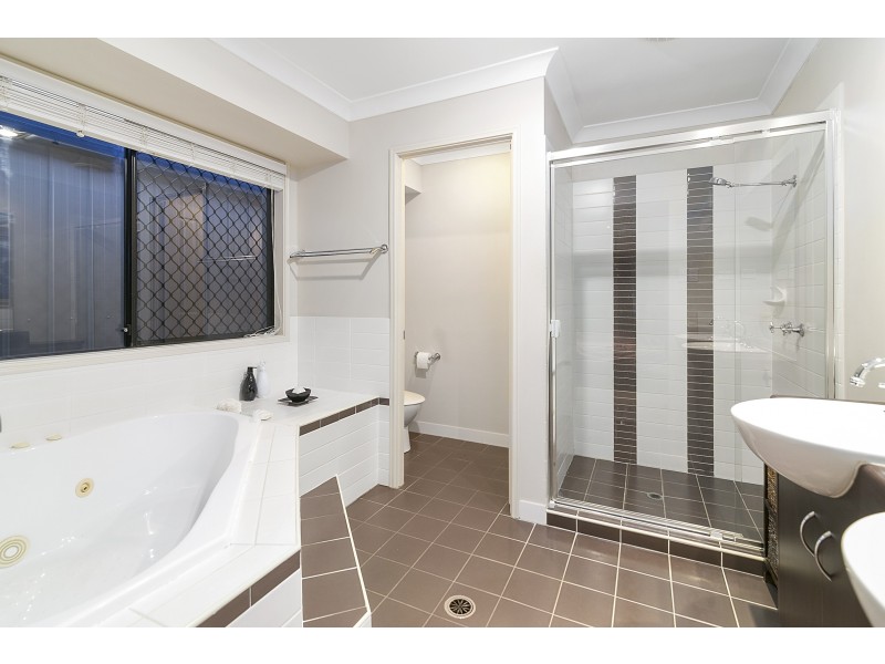 169 Edwards Street, Flinders View QLD 4305