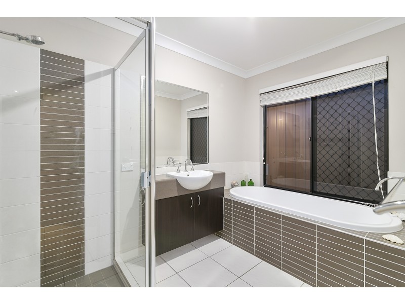 169 Edwards Street, Flinders View QLD 4305