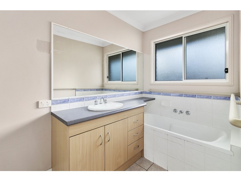 57 Kensington Drive, Flinders View QLD 4305