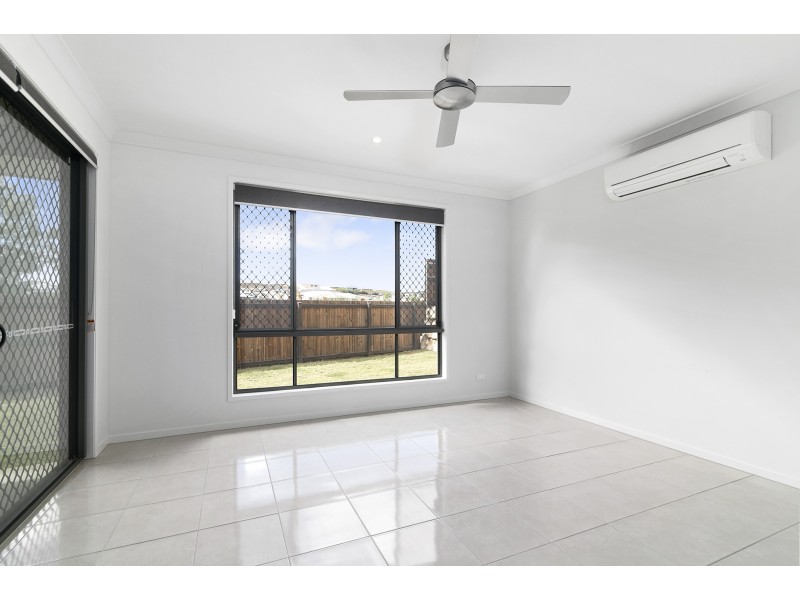 4 Bowerbird Street, Deebing Heights QLD 4306
