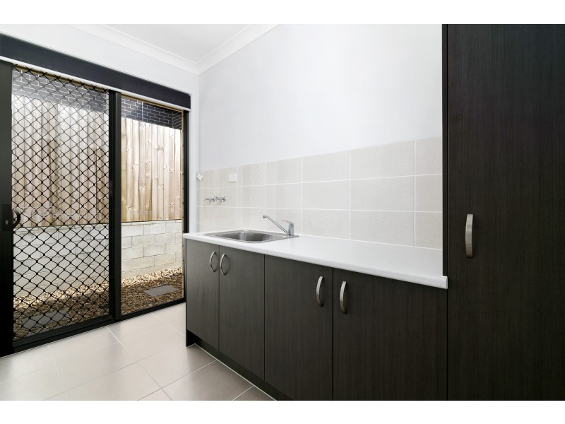 4 Bowerbird Street, Deebing Heights QLD 4306
