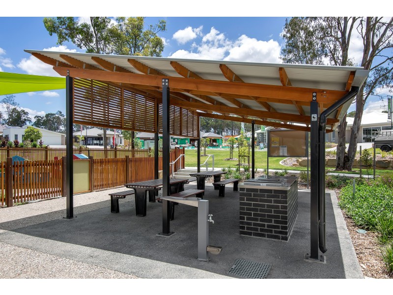 4 Bowerbird Street, Deebing Heights QLD 4306