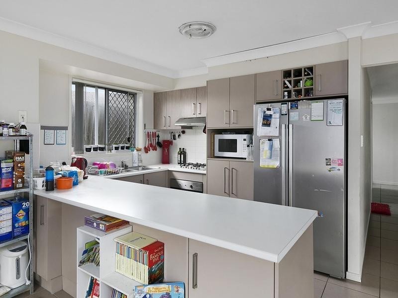 7 Bickle Place, North Booval QLD 4304