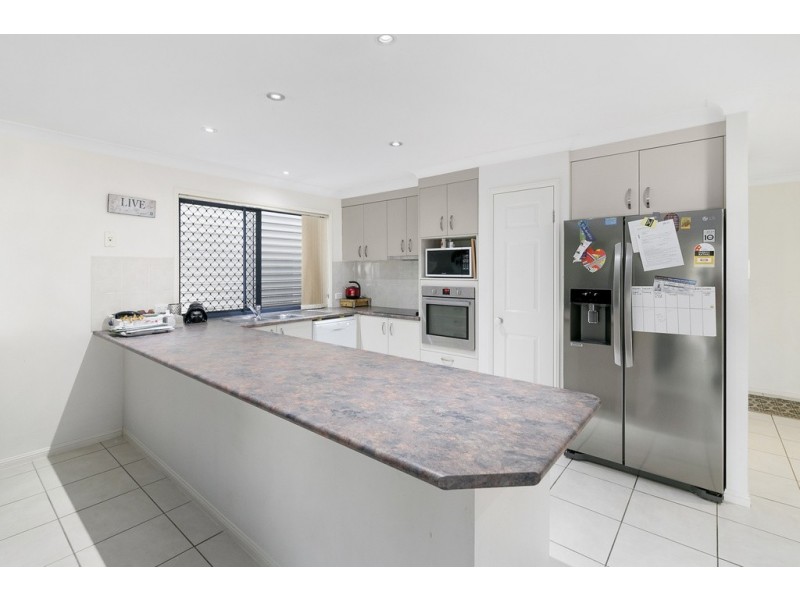 17 Benjamin Court, Yamanto QLD 4305