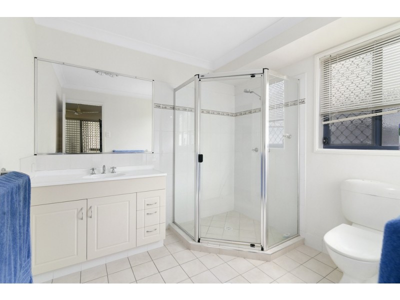 17 Benjamin Court, Yamanto QLD 4305