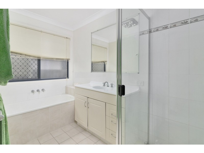 17 Benjamin Court, Yamanto QLD 4305