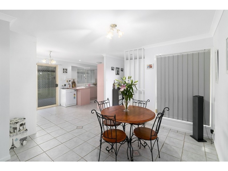 4 Walnut Close, Yamanto QLD 4305