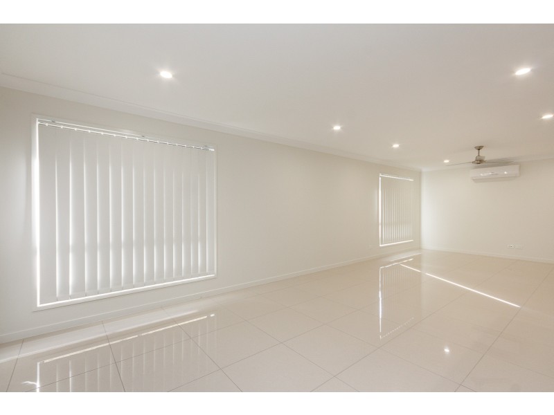 8 Wyness Street, Deebing Heights QLD 4306