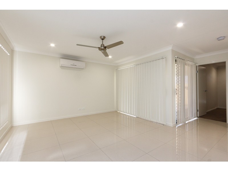 8 Wyness Street, Deebing Heights QLD 4306