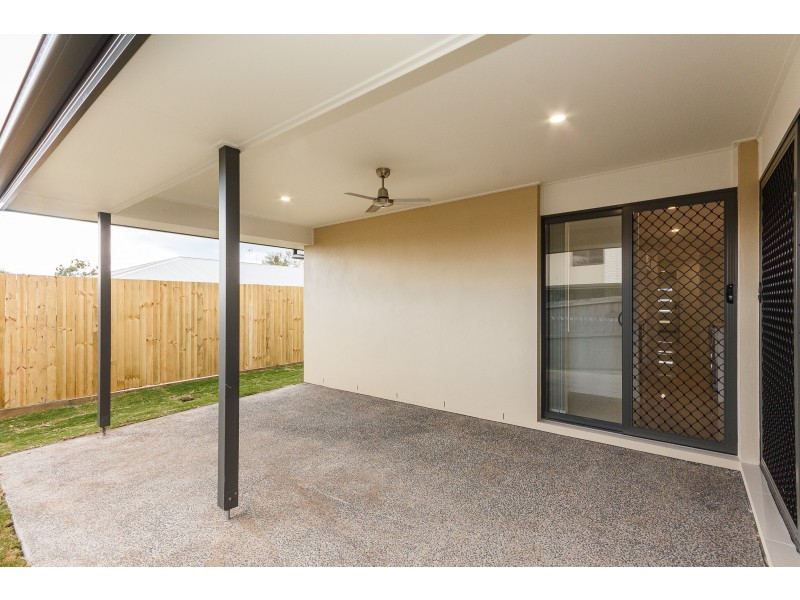 8 Wyness Street, Deebing Heights QLD 4306