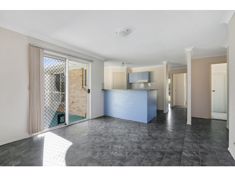 6 Jonquil Circuit, Flinders View QLD 4305