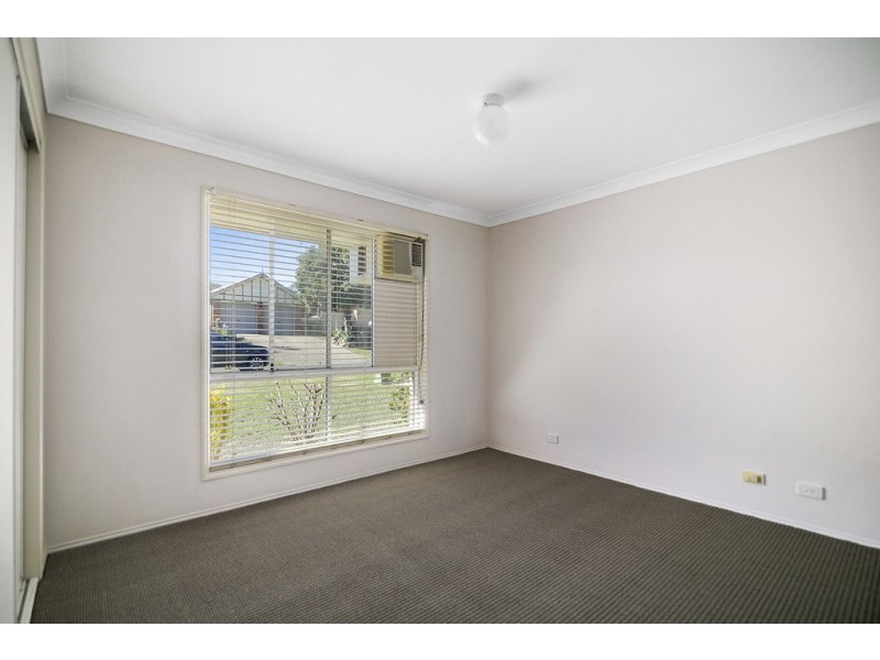 6 Jonquil Circuit, Flinders View QLD 4305