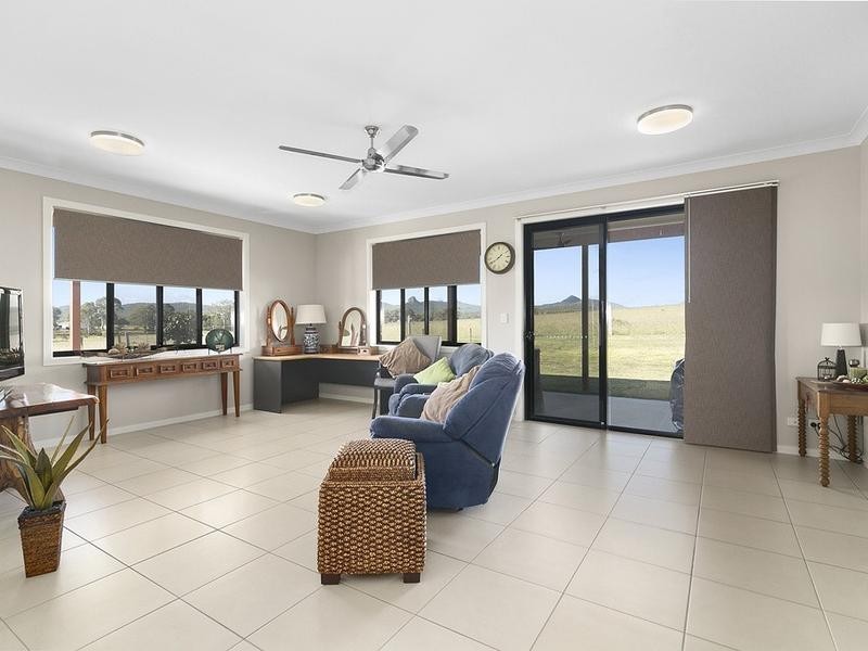22 Winks Road, Peak Crossing QLD 4306
