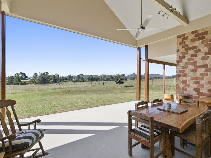 22 Winks Road, Peak Crossing QLD 4306