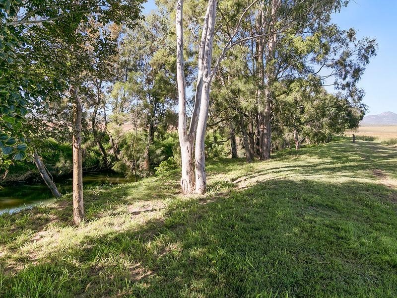 22 Winks Road, Peak Crossing QLD 4306