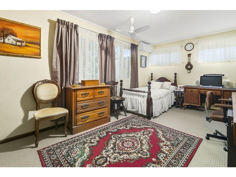 35 Edwards Street, Flinders View QLD 4305