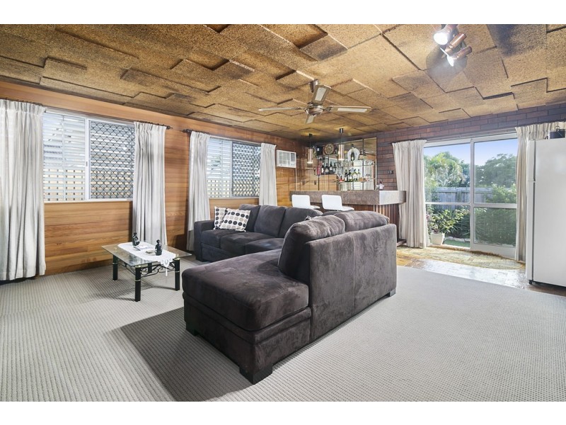 35 Edwards Street, Flinders View QLD 4305