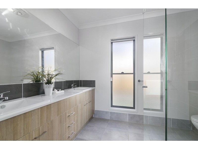 18 Beaufortia Street, Deebing Heights QLD 4306