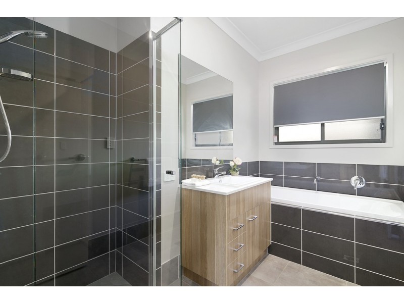 18 Beaufortia Street, Deebing Heights QLD 4306