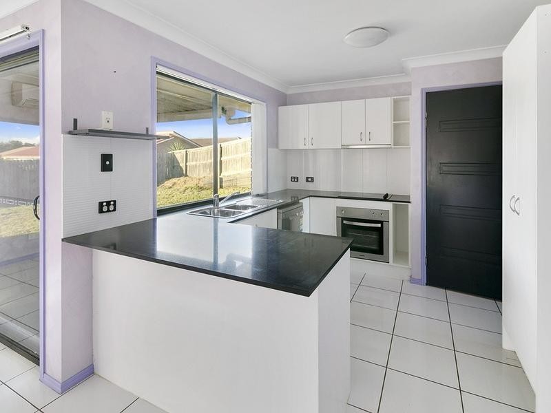 18 Brighton Street, Raceview QLD 4305