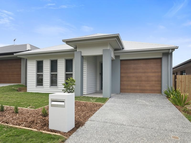 11 Kookaburra Place, Deebing Heights QLD 4306