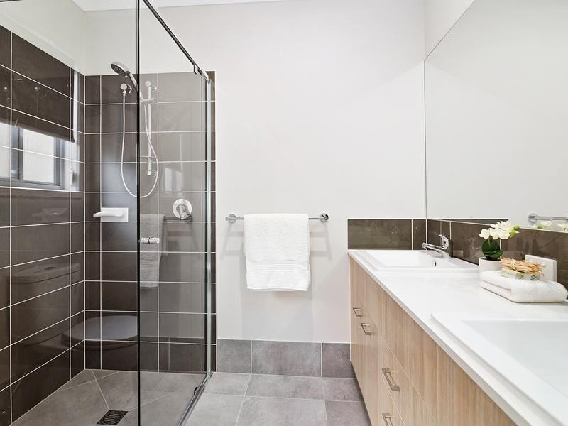 11 Kookaburra Place, Deebing Heights QLD 4306