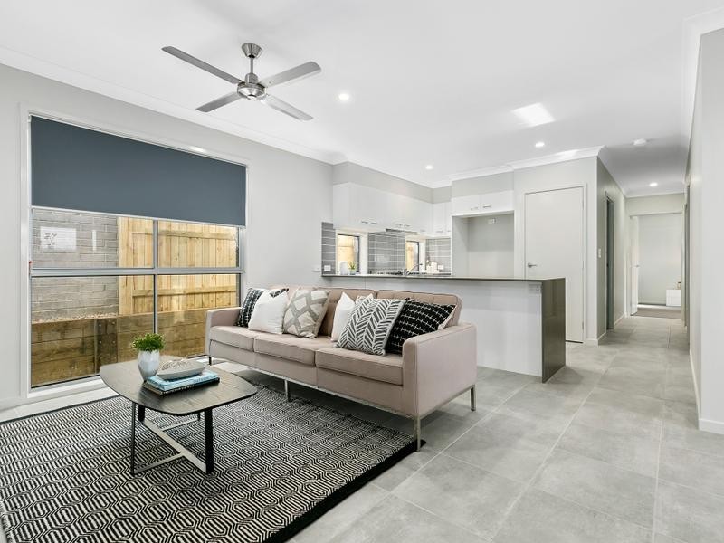 7 Kookaburra Place, Deebing Heights QLD 4306