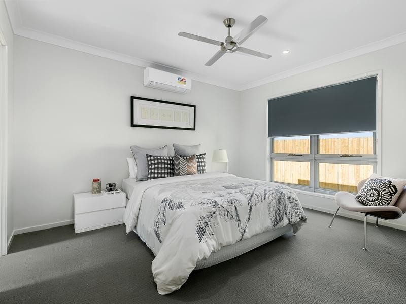 7 Kookaburra Place, Deebing Heights QLD 4306