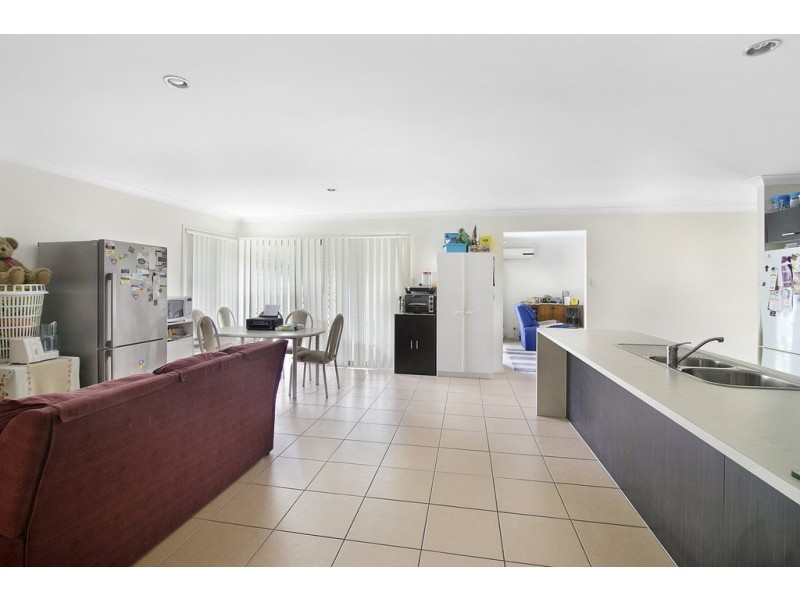 77 High Street, Blackstone QLD 4304