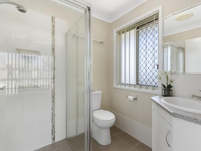 1 Rhiannon Drive, Flinders View QLD 4305