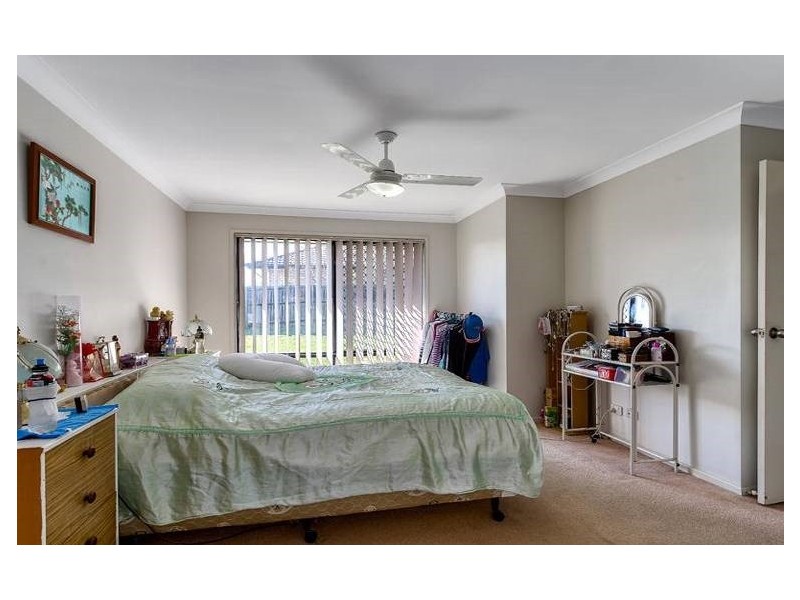 12 Hilldean Drive, Raceview QLD 4305