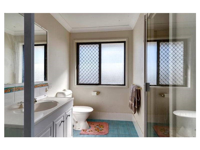 12 Hilldean Drive, Raceview QLD 4305