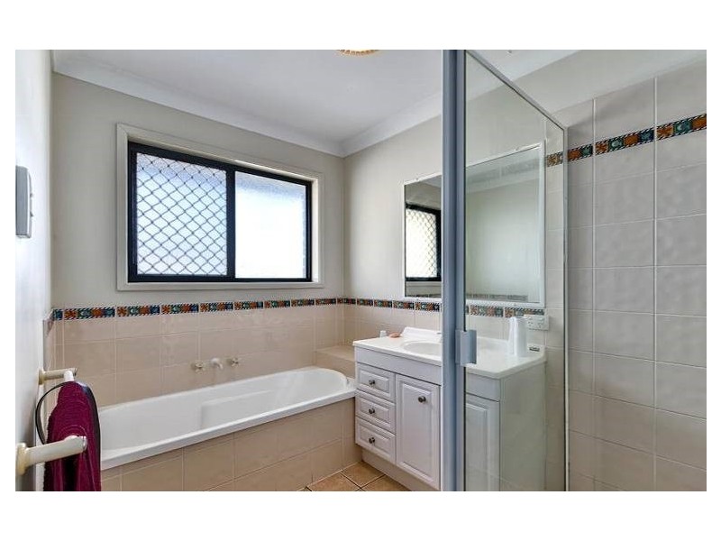 12 Hilldean Drive, Raceview QLD 4305