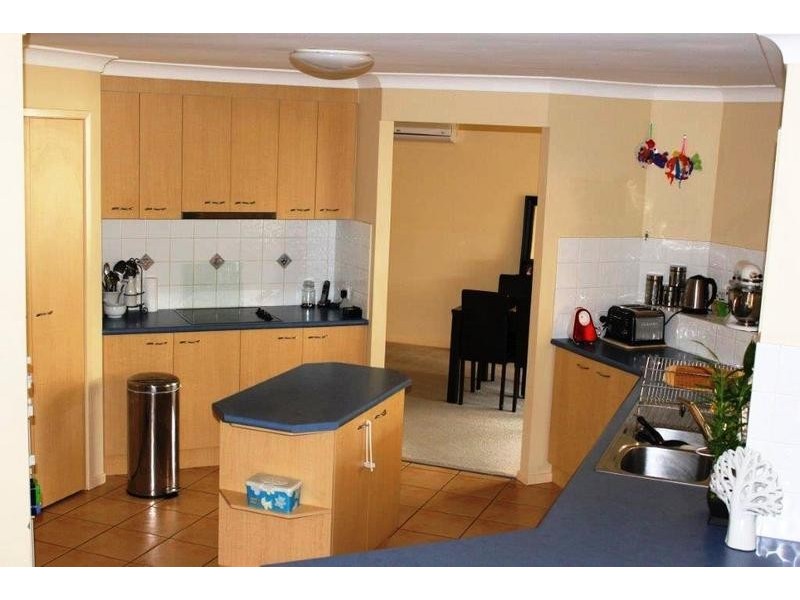 9 Seaholly Crescent, Victoria Point QLD 4165