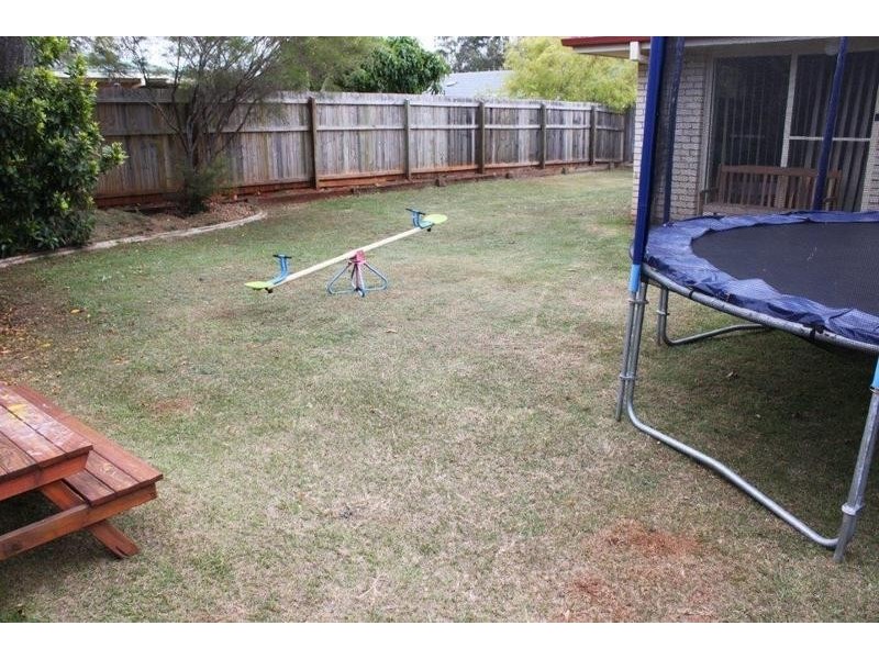 9 Seaholly Crescent, Victoria Point QLD 4165