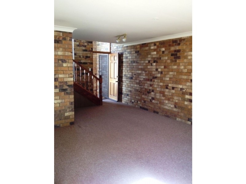 2/233 Bloomfield Street, Cleveland QLD 4163