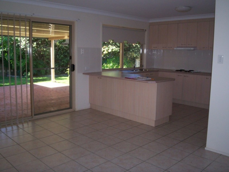 5 Seeana Lane, Birkdale QLD 4159