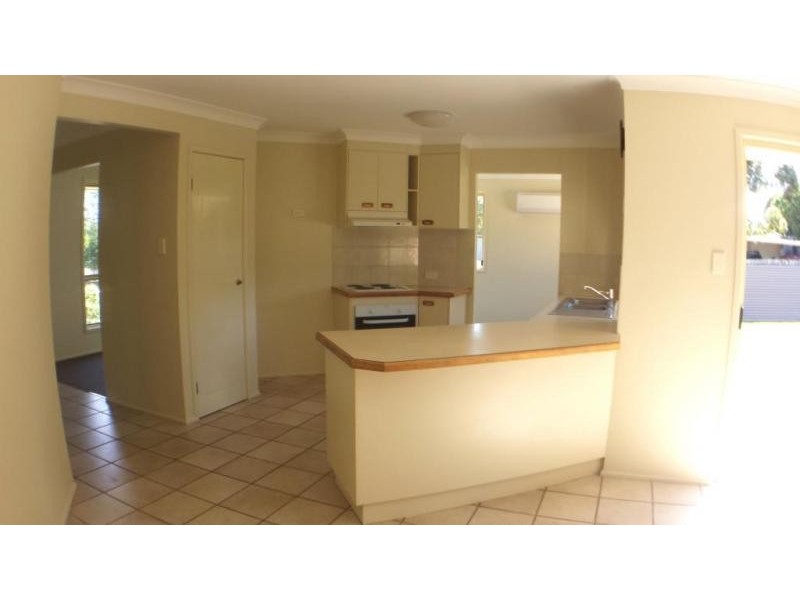 8 Coral Close, Birkdale QLD 4159