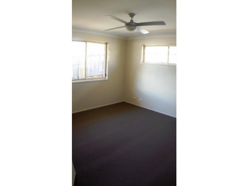 8 Coral Close, Birkdale QLD 4159