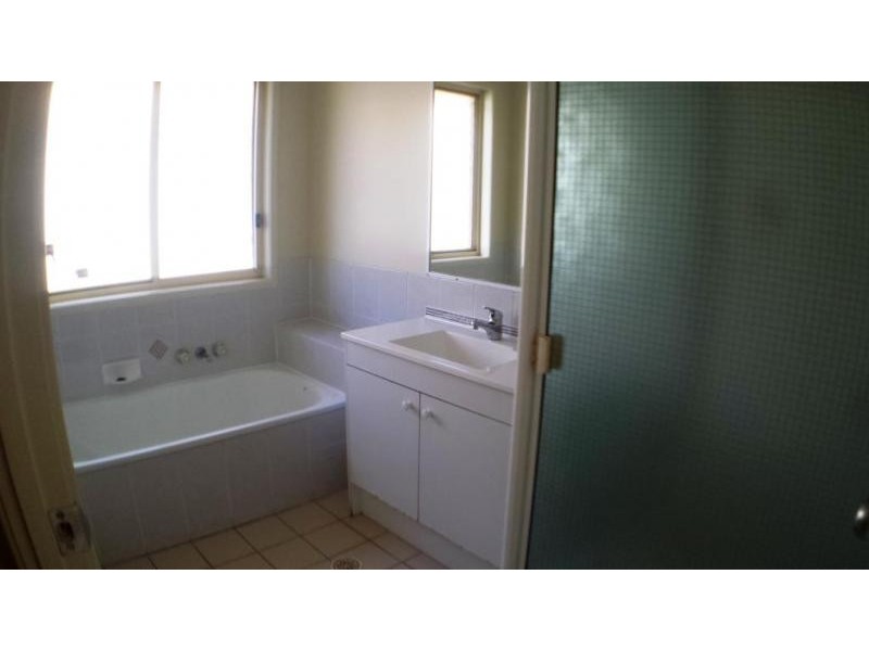 8 Coral Close, Birkdale QLD 4159