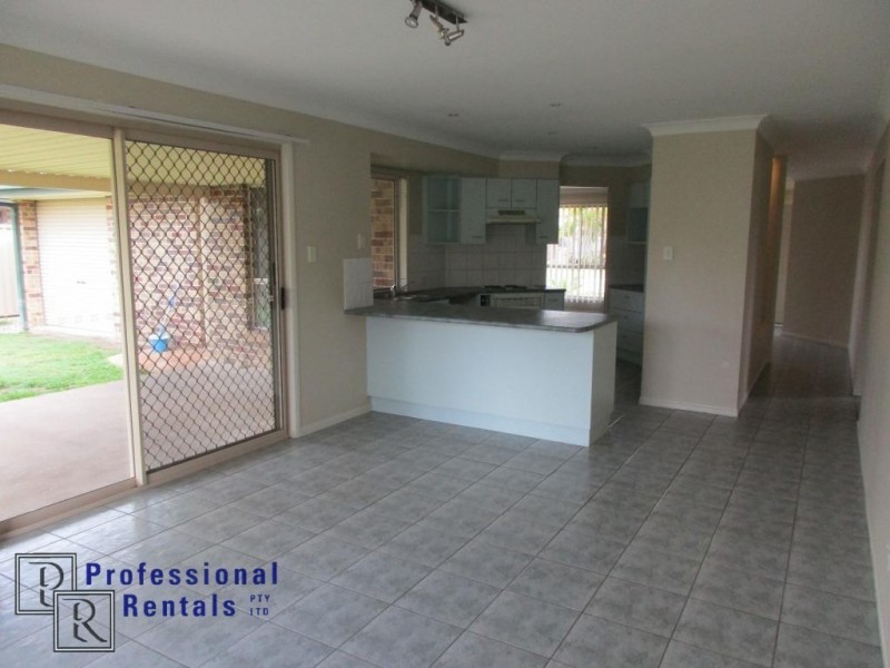 3 Putter Place, Redland Bay QLD 4165
