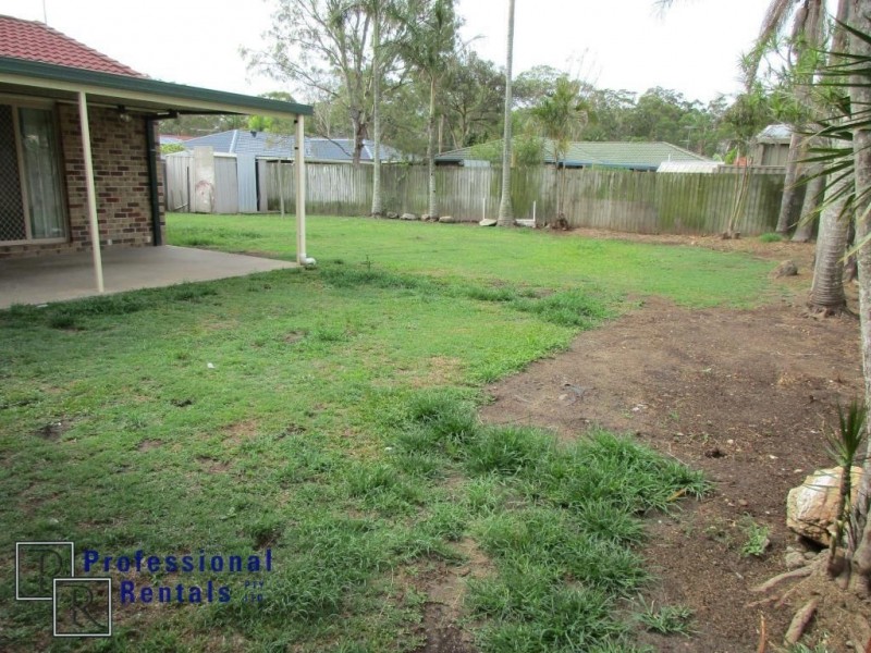 3 Putter Place, Redland Bay QLD 4165