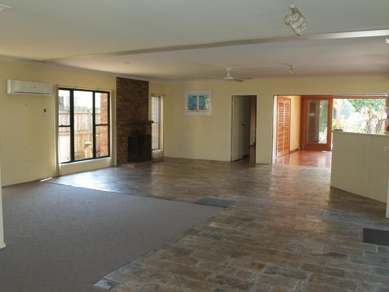 194 Shore Street North, Cleveland QLD 4163