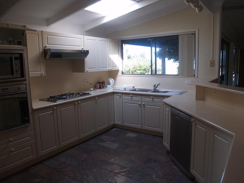 194 Shore Street North, Cleveland QLD 4163