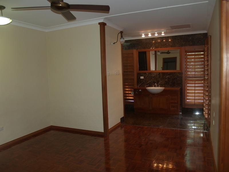 194 Shore Street North, Cleveland QLD 4163