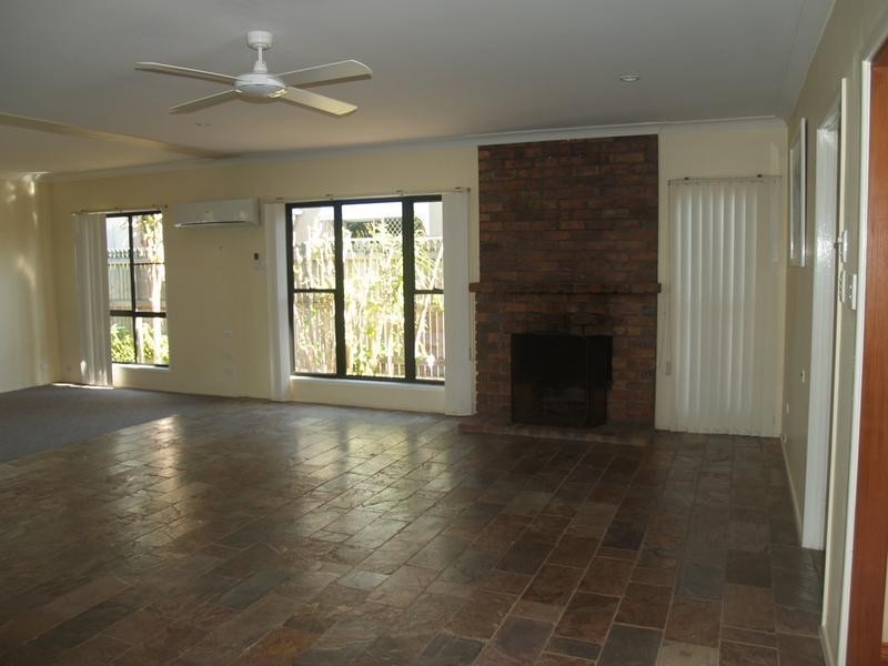 194 Shore Street North, Cleveland QLD 4163